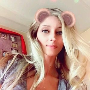 Meet your Posher, Cassandra